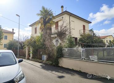 BIFAMILIARE A FOLIGNO