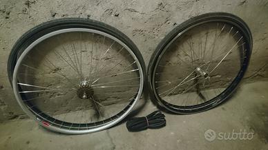 Coppia di ruote 28