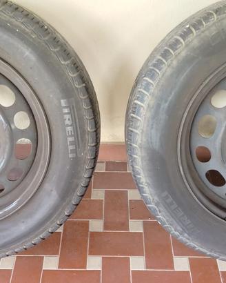 2 gomme usate Pirelli 195/65 R15 estive