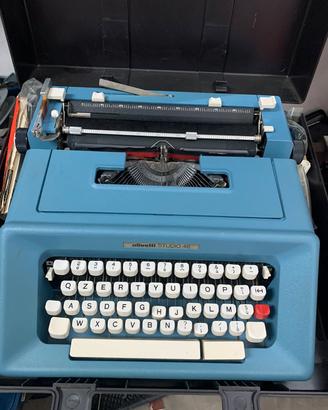 Macchina da scrivere Olivetti