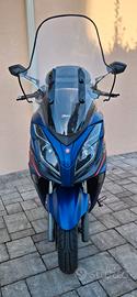 Kimco scooter 300c.c  con  abs km 12.000