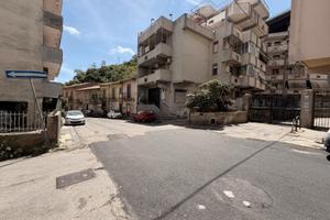 Via Palermo - Box auto di 35 mq