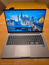 Galaxy Book4 15.6”  i3 8GB