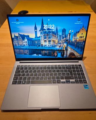 Galaxy Book4 15.6”  i3 8GB