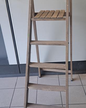 scala in legno pieghevole vintage