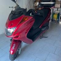 scooter Yamaha majestic 250.