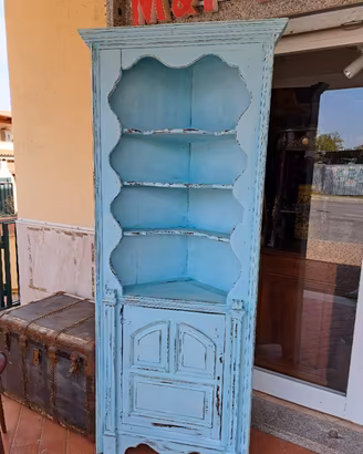 angoliera in lacca celeste 