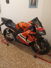 Moto Honda CBR 600 RR 2004