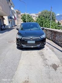 C4 per neopatentati con Carplay, sensori, telecame