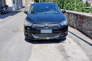 C4 per neopatentati con Carplay, sensori, telecame