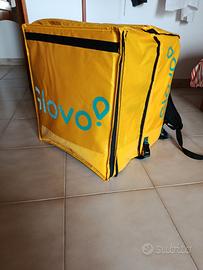 zaino Glovo con casco omologato e pettorina 