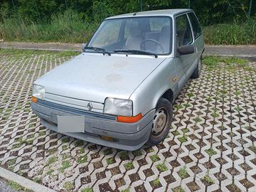 auto d'epoca super 5 del 1985