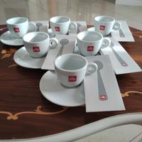 6 tazzine da caffè Illy con 6 piattini e 6 cucchia