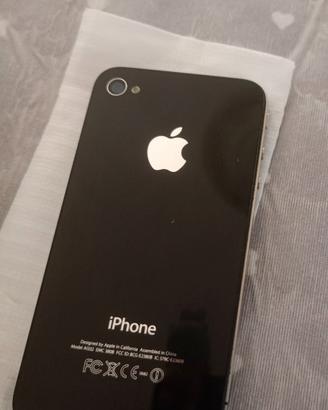 iPhone 4 con caricabatterie