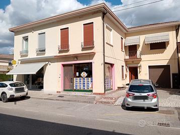 VIGONOVO centro abitazione con negozio