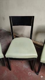 Set sedie moderne in legno scuro /similpelle verde