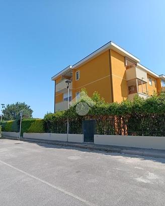 3 LOCALI A PINETO