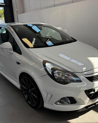Opel Corsa 1.6 T 3 porte Nürburgring Edition OPC 2