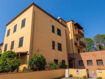 Appartamento di 110 m² con 3 locali e box auto a R