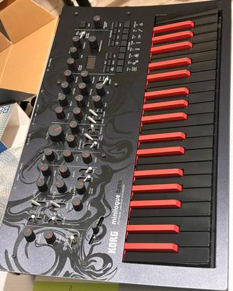 Minilogue Bass sintetizzatore quattro voci