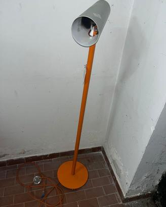 Lampada da terra Bega Landmarks design moderno ara