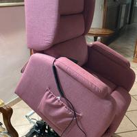 POLTRONA ALZAPERSONE PER ANZIANI