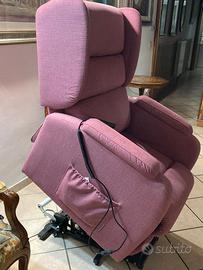 POLTRONA ALZAPERSONE PER ANZIANI