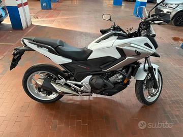 HONDA NC750XD cambio automatico.