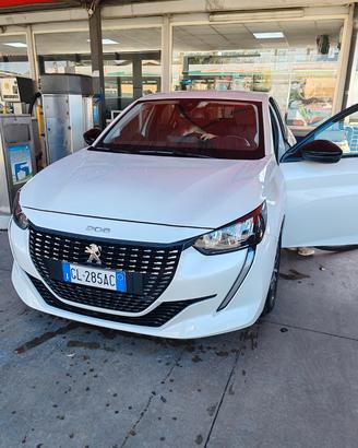 Peugeot 208 1.5 diesel 100cv