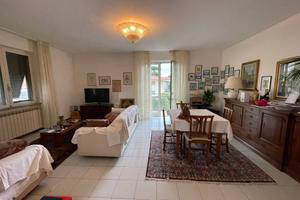Appartamento di 140 m² con 4 locali a Massa