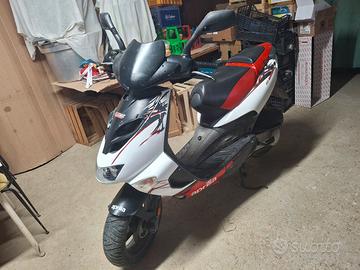 scooter aprilia sr 50