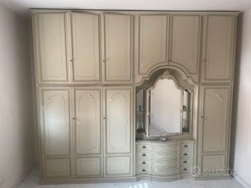Armadio con specchio
