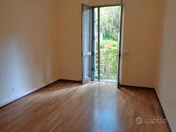 R.33 Bilocale con giardino ai Colli