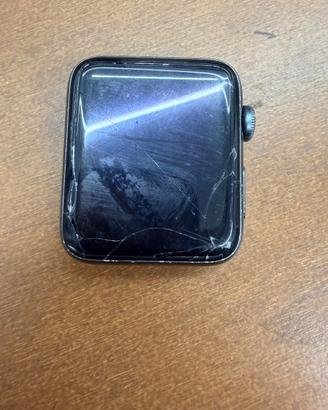 Apple Watch serie 3 schermo rotto