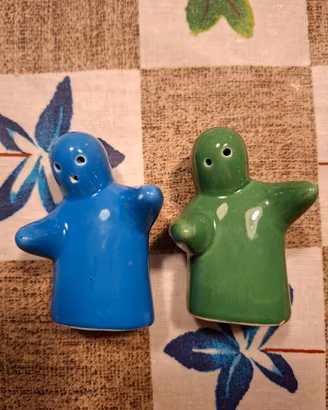 Coppia Saliera/ Pepiera Ceramica " Hugging Ghosts"