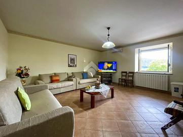 CASA INDIPENDENTE A LAGO