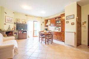 Appartamento di 71 m² con 3 locali e box auto a Ca
