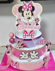 torta finta compleanno tema Minnie 