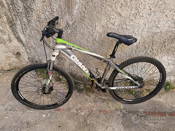 Mountain bike Giant Talon in buone condizioni