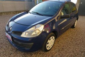 RENAULT Clio 1.2 16V 65CV 3 porte 4U Pack