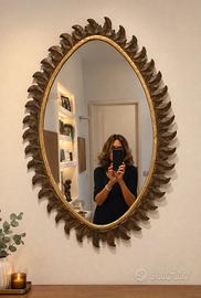 specchio vintage in legno intagliato 