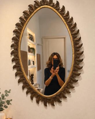 specchio vintage in legno intagliato 