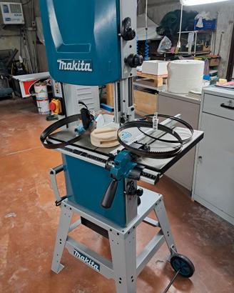 Sega a nastro makita