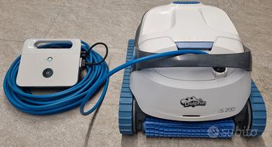 Robot Dolphin S200 by Maytronics