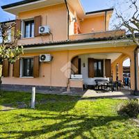 VILLA SINGOLA A BAGNOLO SAN VITO