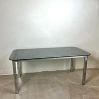 Tavolo da pranzo anni '70 con piano in vetro fumè