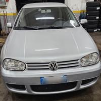 Volkswagen Golf 4° serie 1.6 16V 5p 2002
