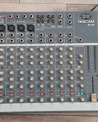 Mixer audio Tascam M-8