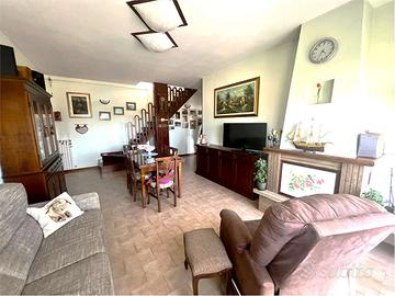 APPARTAMENTO 2 LIVELLI CON GARAGE e CANTINA - VIL