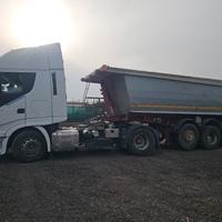 semirimorchio ribaltabile da roccia e iveco 480